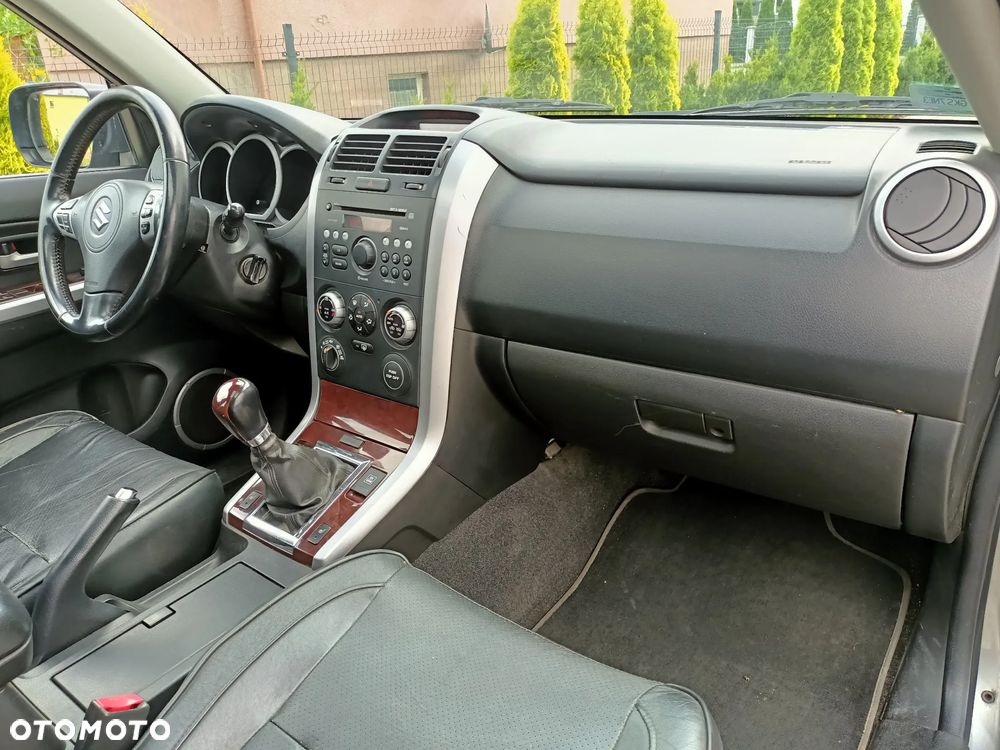 Suzuki Grand Vitara 2.0 De luxe - 15