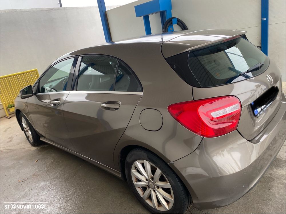Mercedes-Benz A 180 CDI (BlueEFFICIENCY) Urban - 3