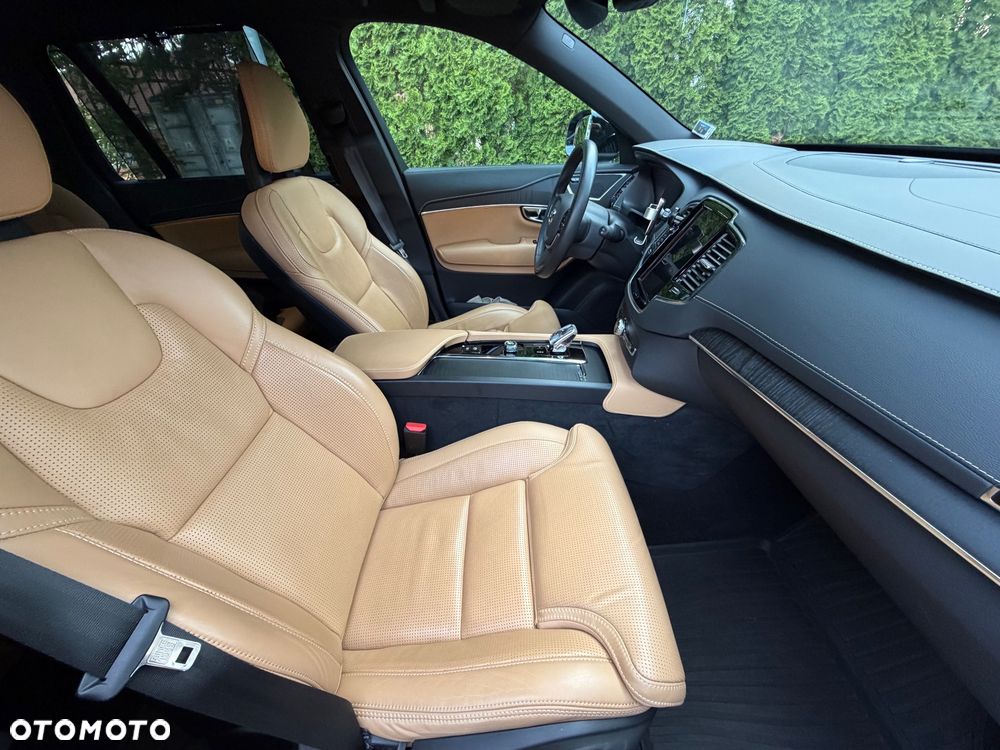 Volvo XC 90 - 7