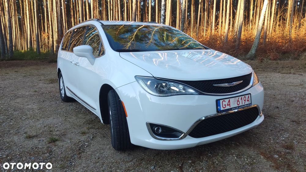 Chrysler Pacifica - 3