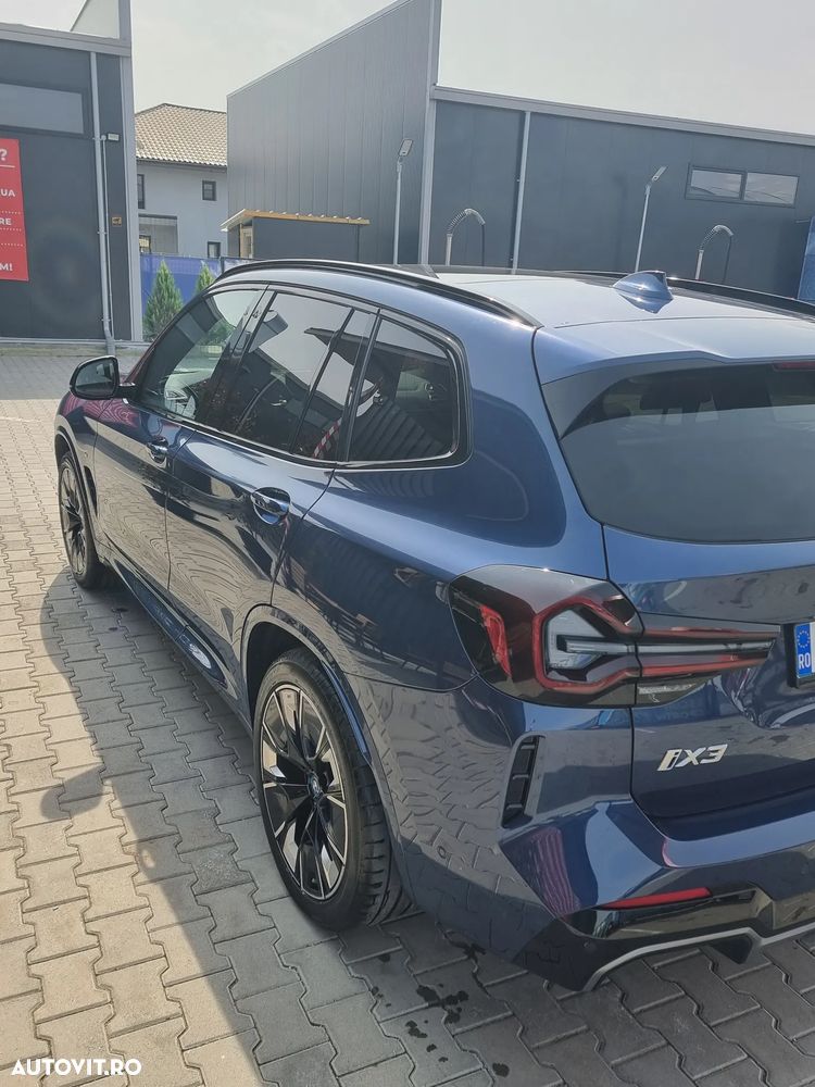 BMW iX3 - 5