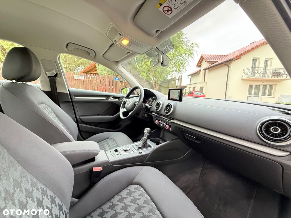 Audi A3 Sportback 1.2 TFSI Attraction S tronic - 28