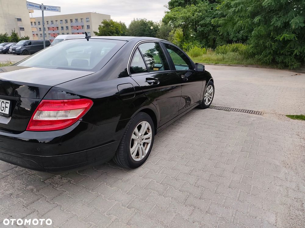 Mercedes-Benz Klasa C 180 Kompressor BlueEFFICIENCY Elegance - 4