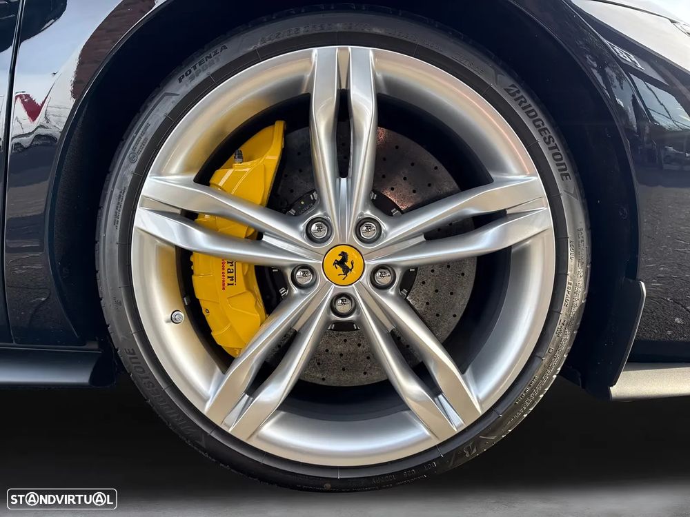 Ferrari 296 GTB - 12