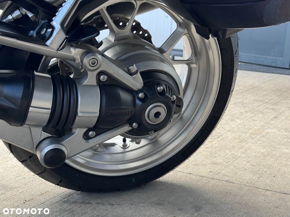 Kawasaki GTR - 15