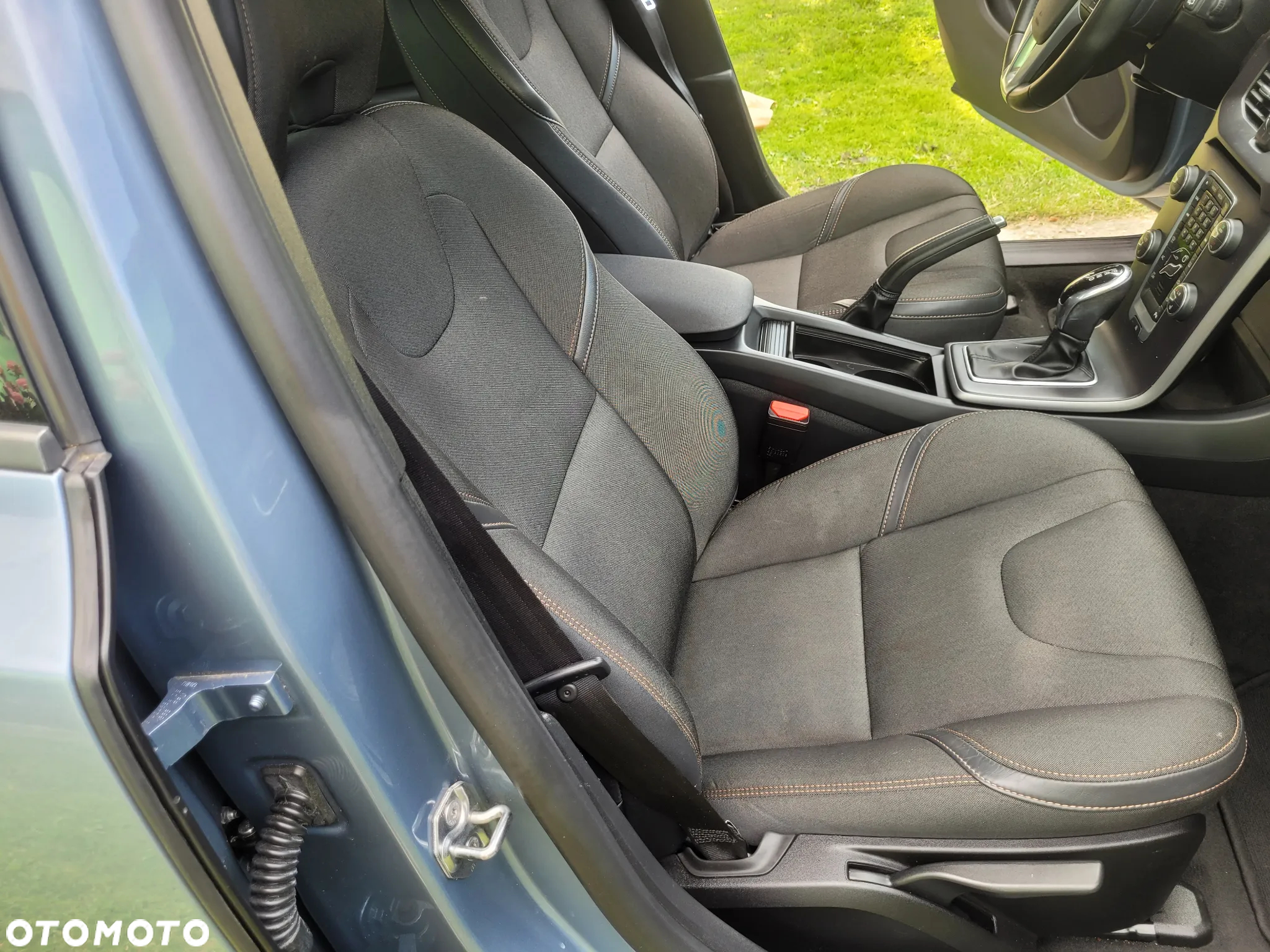 Volvo V40 T3 Drive-E Momentum - 22