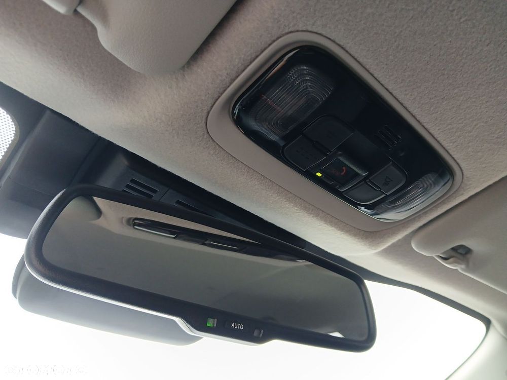 Toyota Yaris Hybrid 1.5 Style - 39