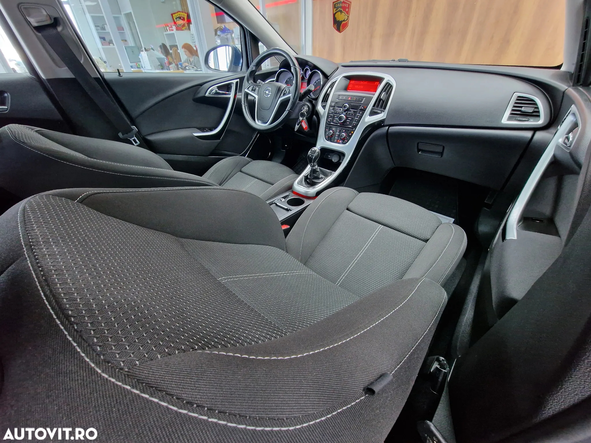 Opel Astra - 16