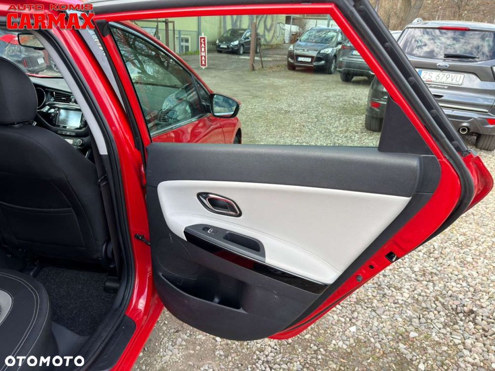 Kia Ceed - 16