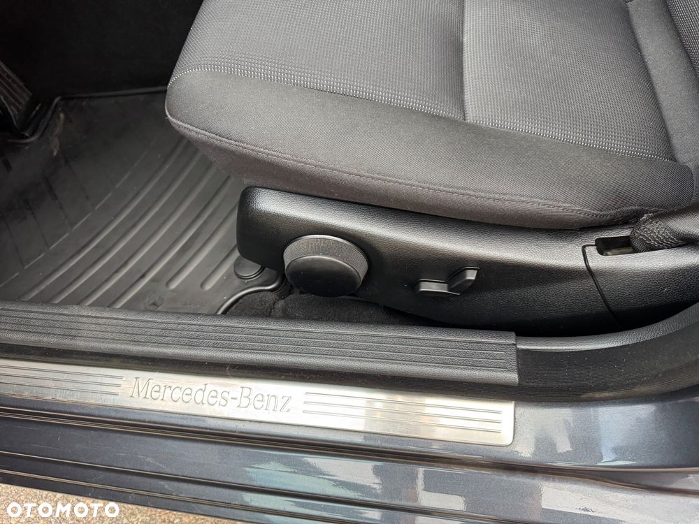 Mercedes-Benz Klasa C 180 Kompressor BlueEFFICIENCY Elegance - 22