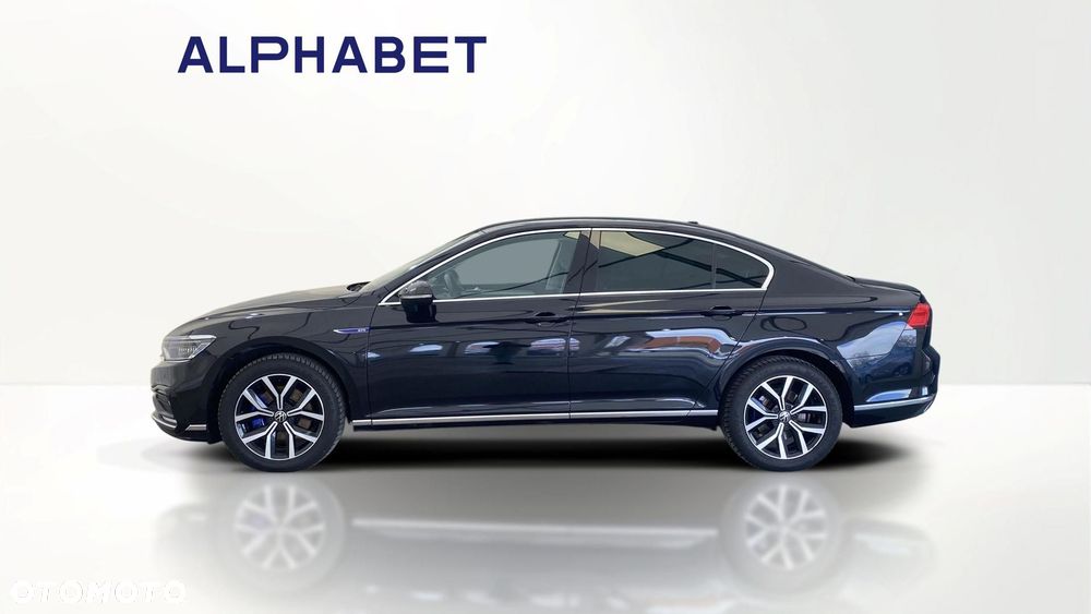 Volkswagen Passat - 2