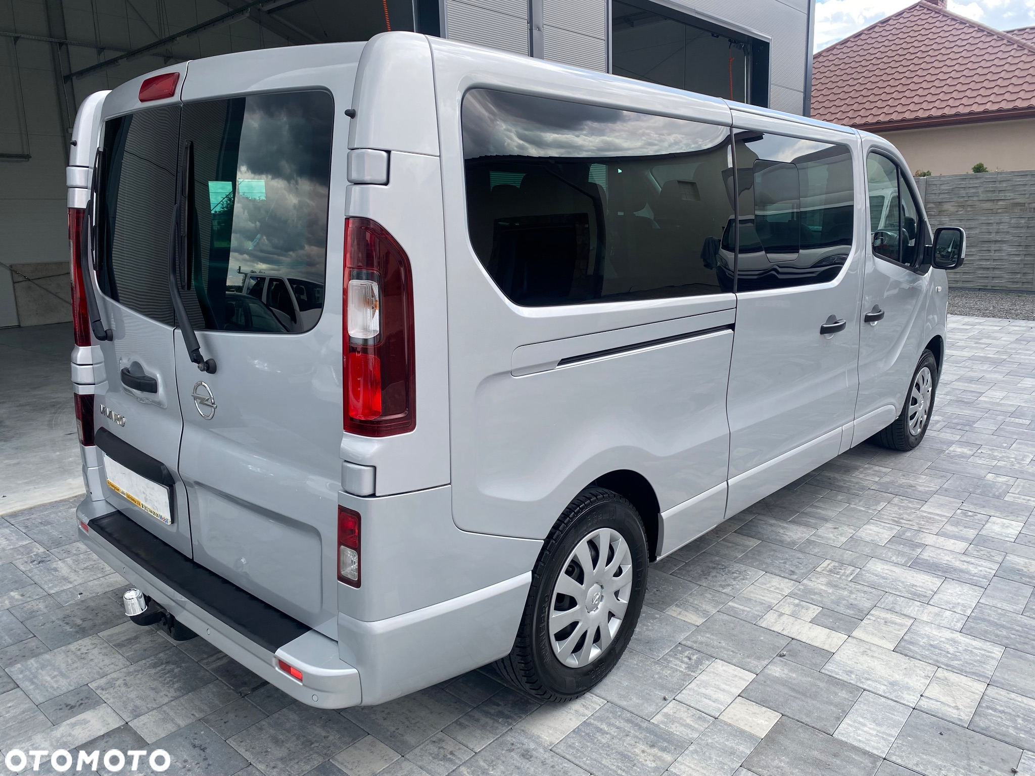 Opel Vivaro L2H1 2,9t Essentia Business - 11
