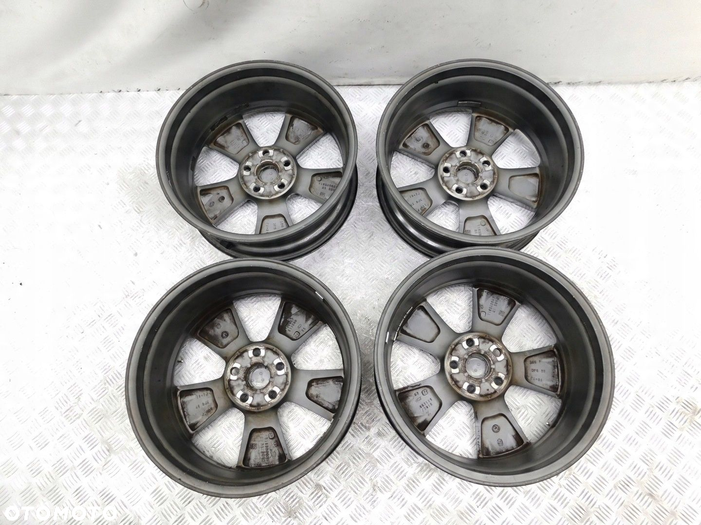 FELGI ALUMINIOWE 18x7 5x114,3 - TOYOTA / LEXUS UX NX ES - 6