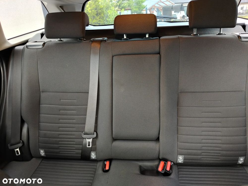 Toyota Auris 1.6 Selection - 12