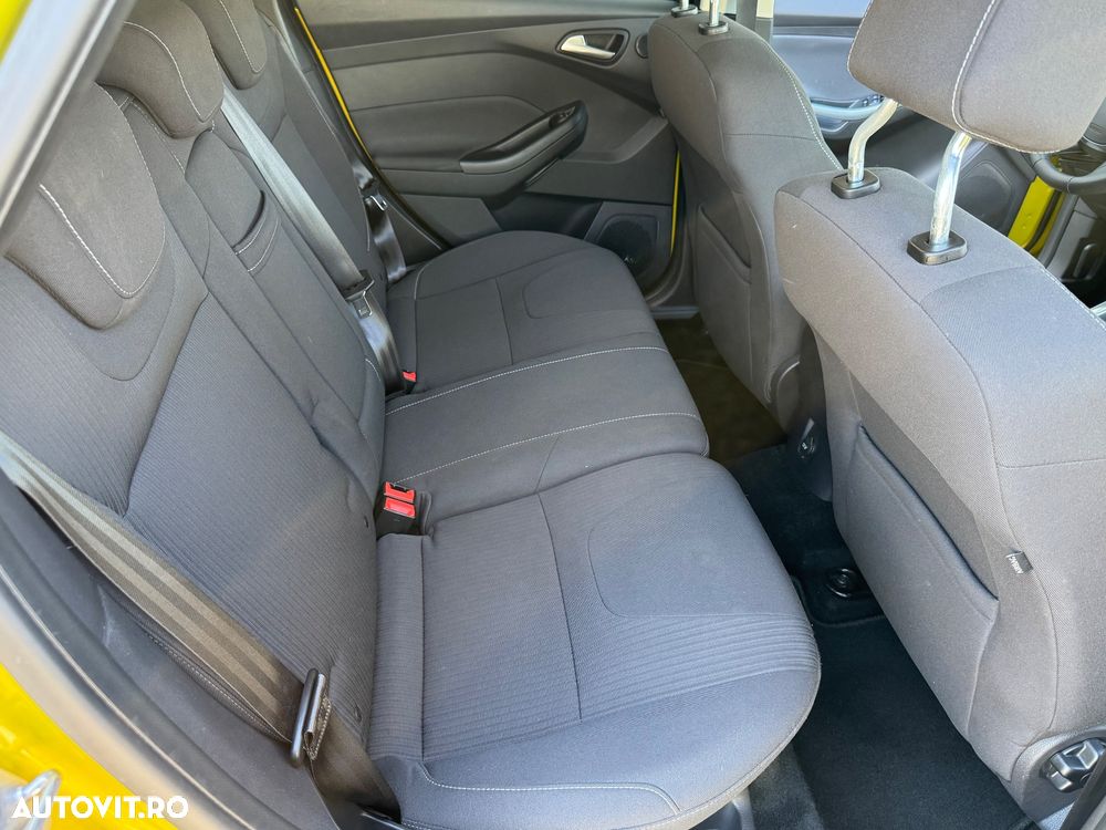Ford Focus - 11