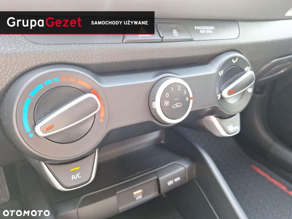 Kia Stonic - 25