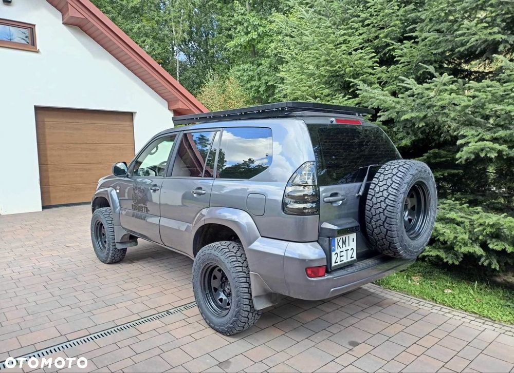 Toyota Land Cruiser - 2