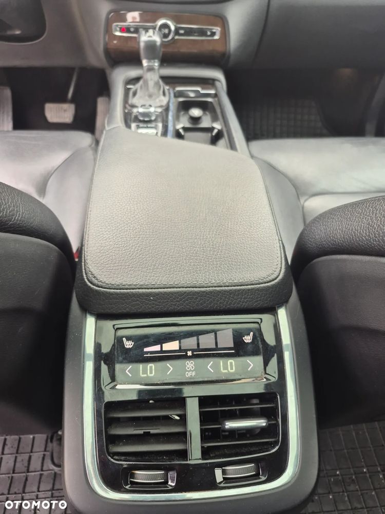 Volvo XC 90 T6 AWD Momentum 7os - 14