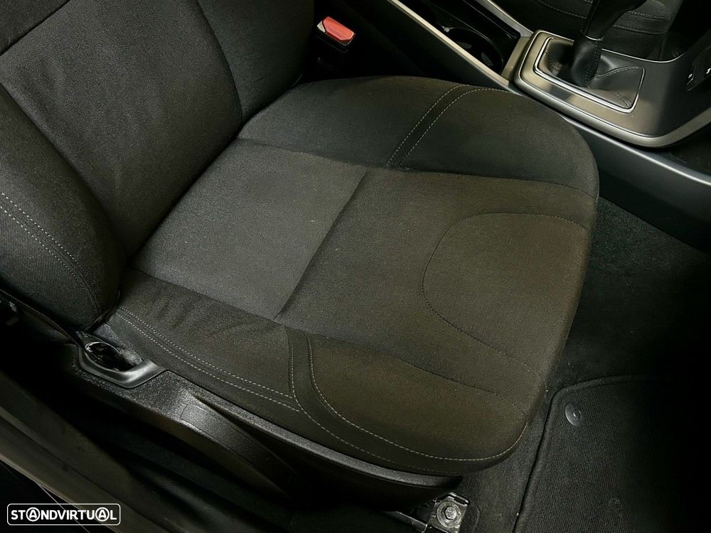 Volvo V40 2.0 D2 Momentum - 32