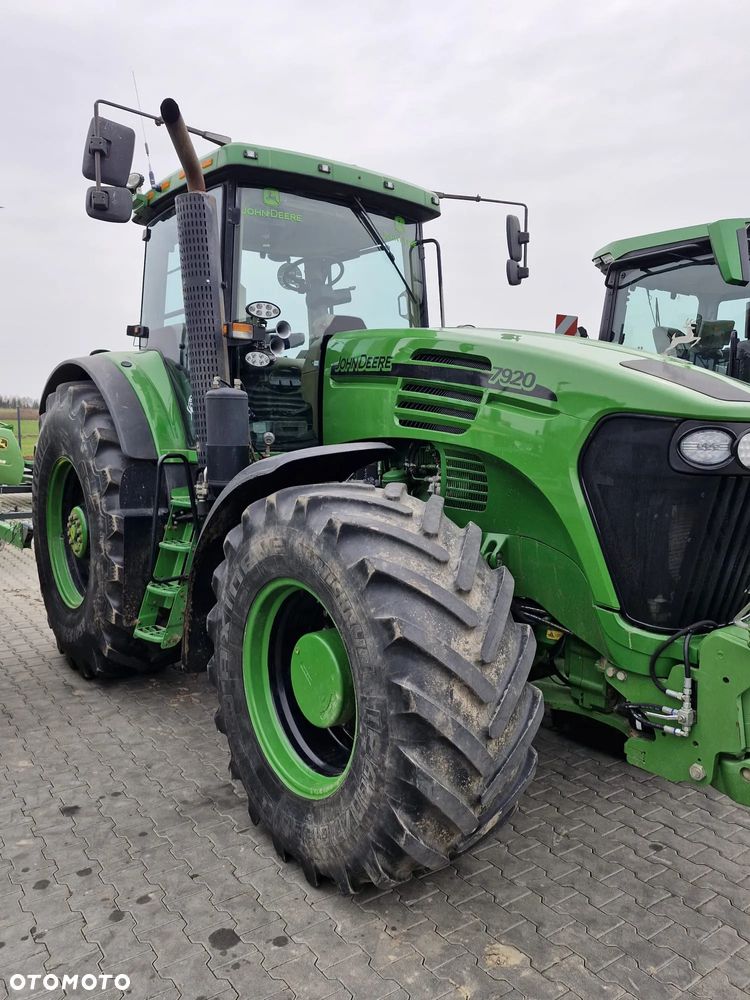 John Deere 7820 - 10