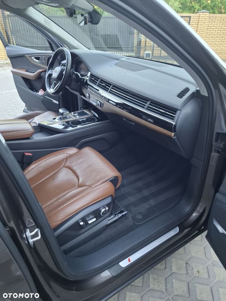 Audi Q7 - 6