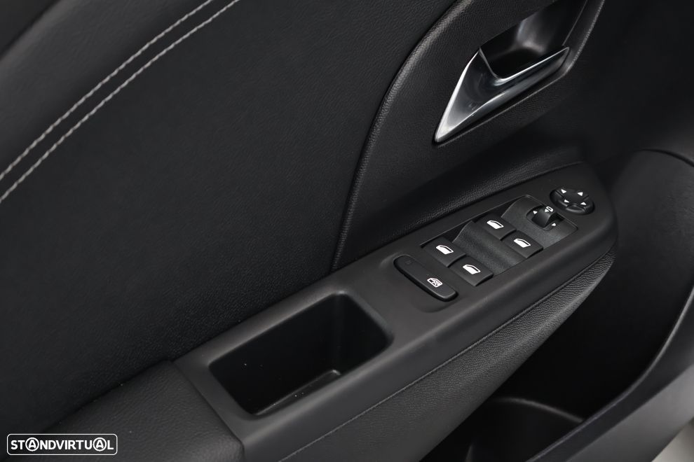 Opel Corsa 1.2 T GS - 24