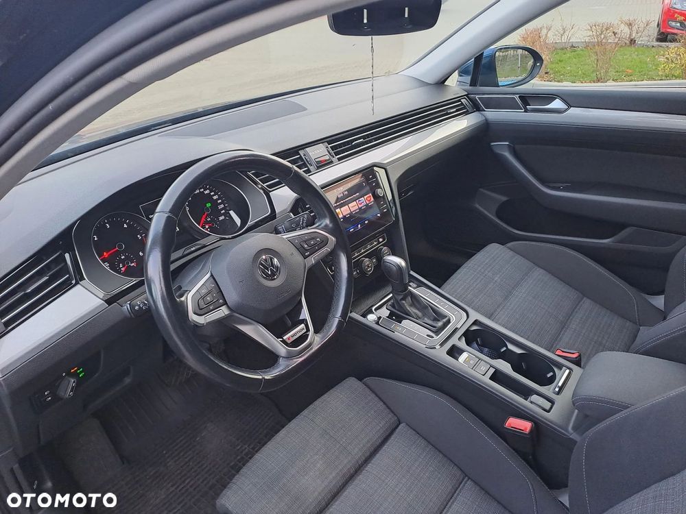 Volkswagen Passat Variant 2.0 TDI SCR DSG 4Motion Business - 10