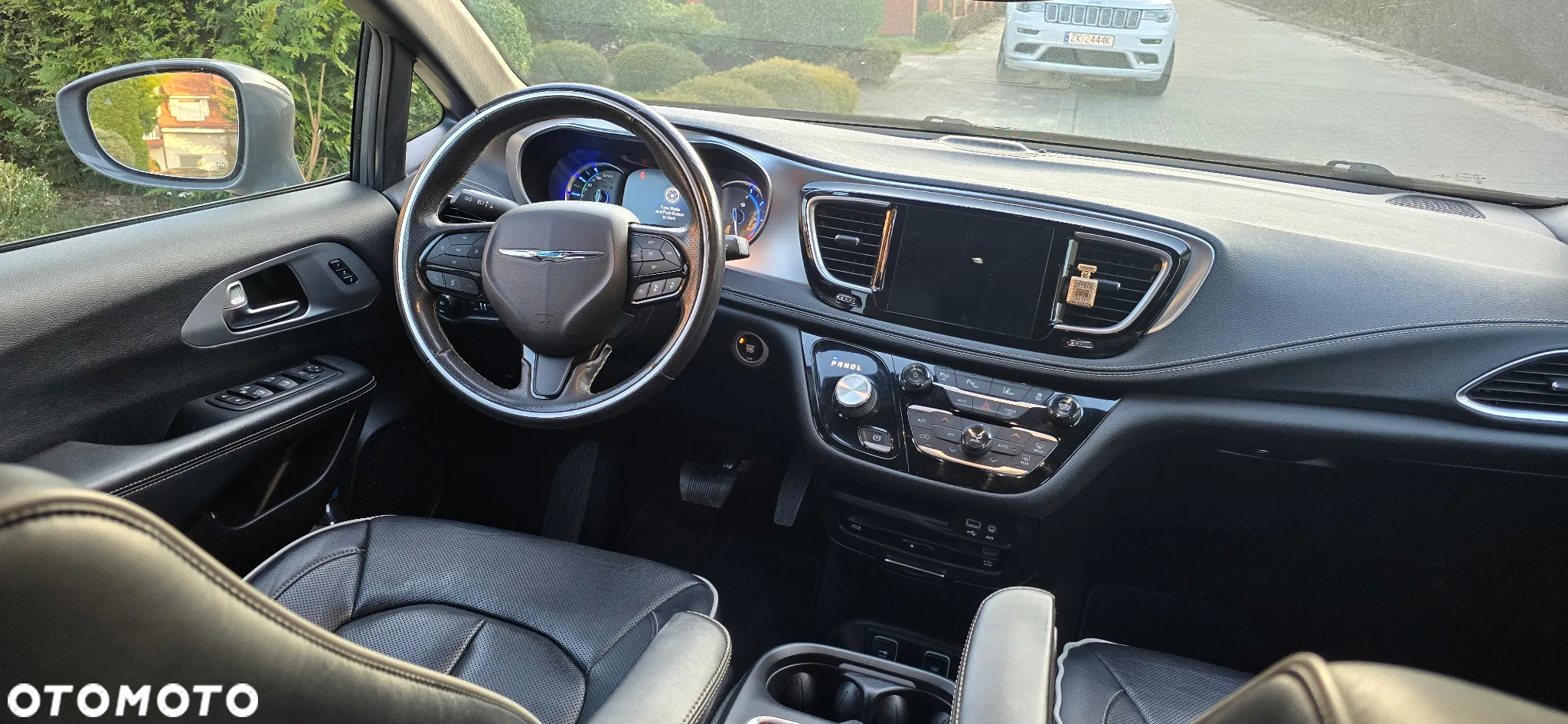Chrysler Pacifica - 6