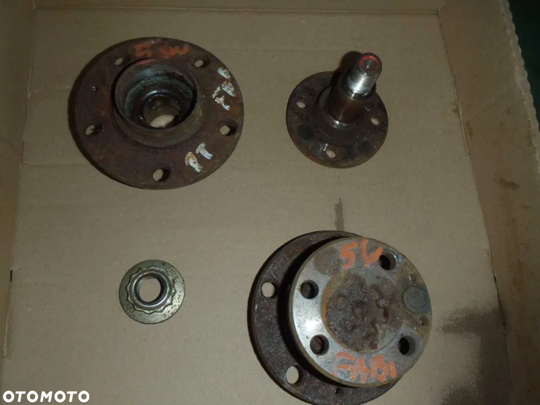 piasta zwrotnica czop łożysko śruba tył zawieszenie skoda fabia 5x110 - 3