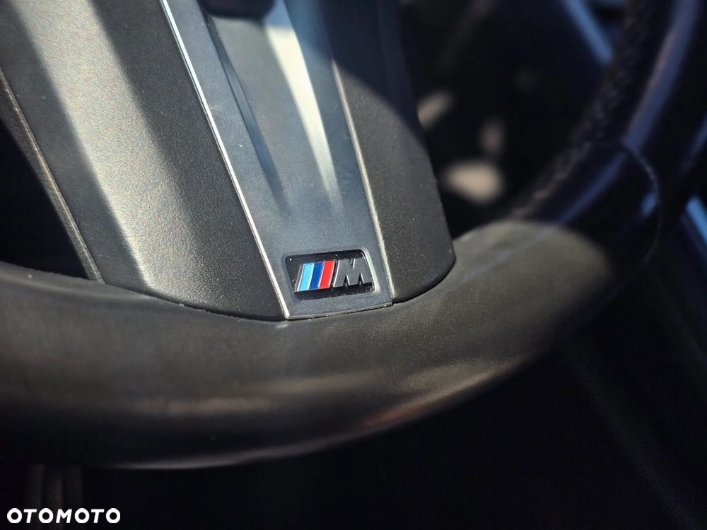 BMW Seria 8 - 18