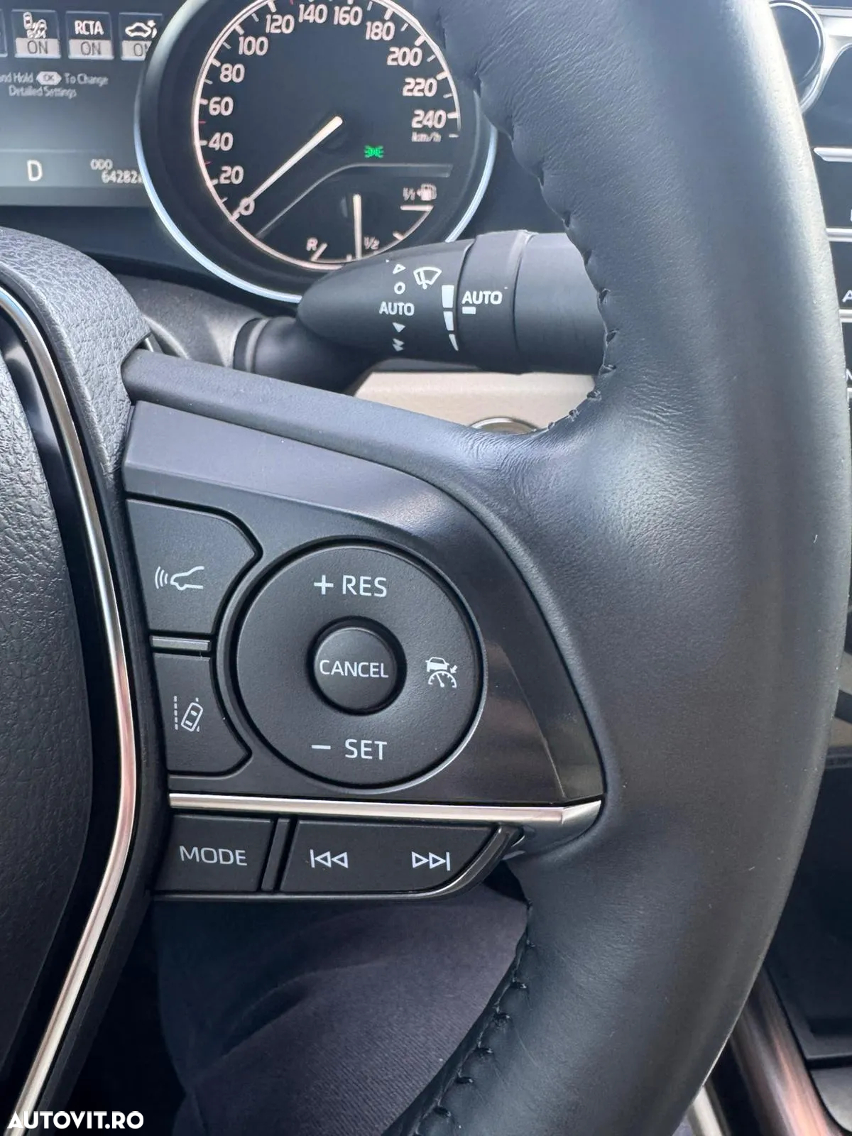 Toyota Camry 2.5 Hybrid Exclusive - 25