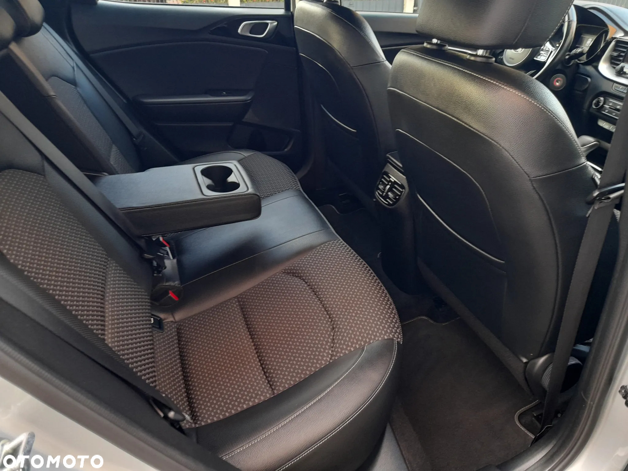 Kia XCeed 1.6 CRDi Eco-Dynamics+(48V Mild-Hybrid) DCT7 VISION - 17