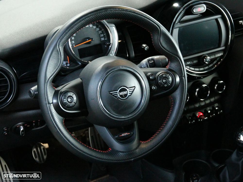 MINI Cabrio Cooper JCW - 10