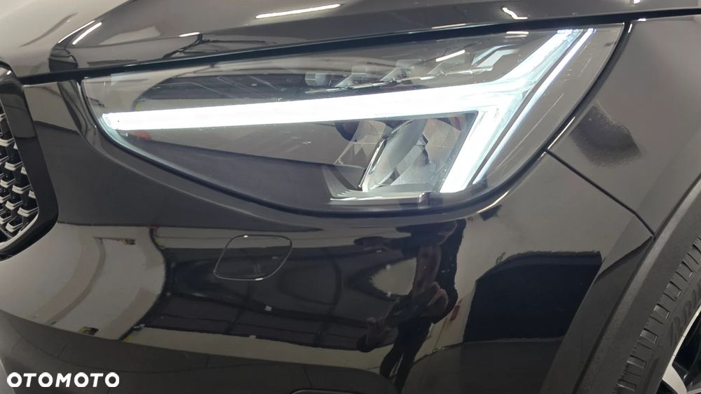 Volvo XC 40 B4 B DKG Plus Black Edition - 12