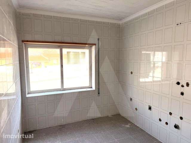 Espaço comercial com 578.91m2 e duas frentes em Esgueira - Grande imagem: 4/47