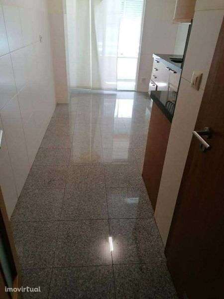 Apartamento - Rua dos Diamantes - Urbanização Parque São DOMINGOS - Grande imagem: 2/11