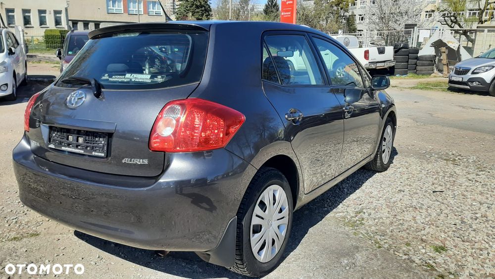 Toyota Auris 1.6 VVT-i Sol - 3