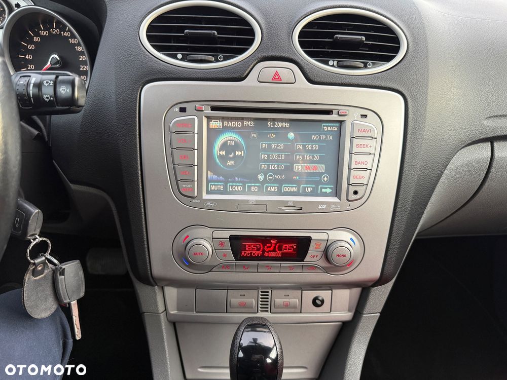 Ford Focus 1.6 16V Ghia - 12