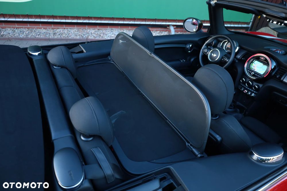 MINI Cooper Sidewalk - 17