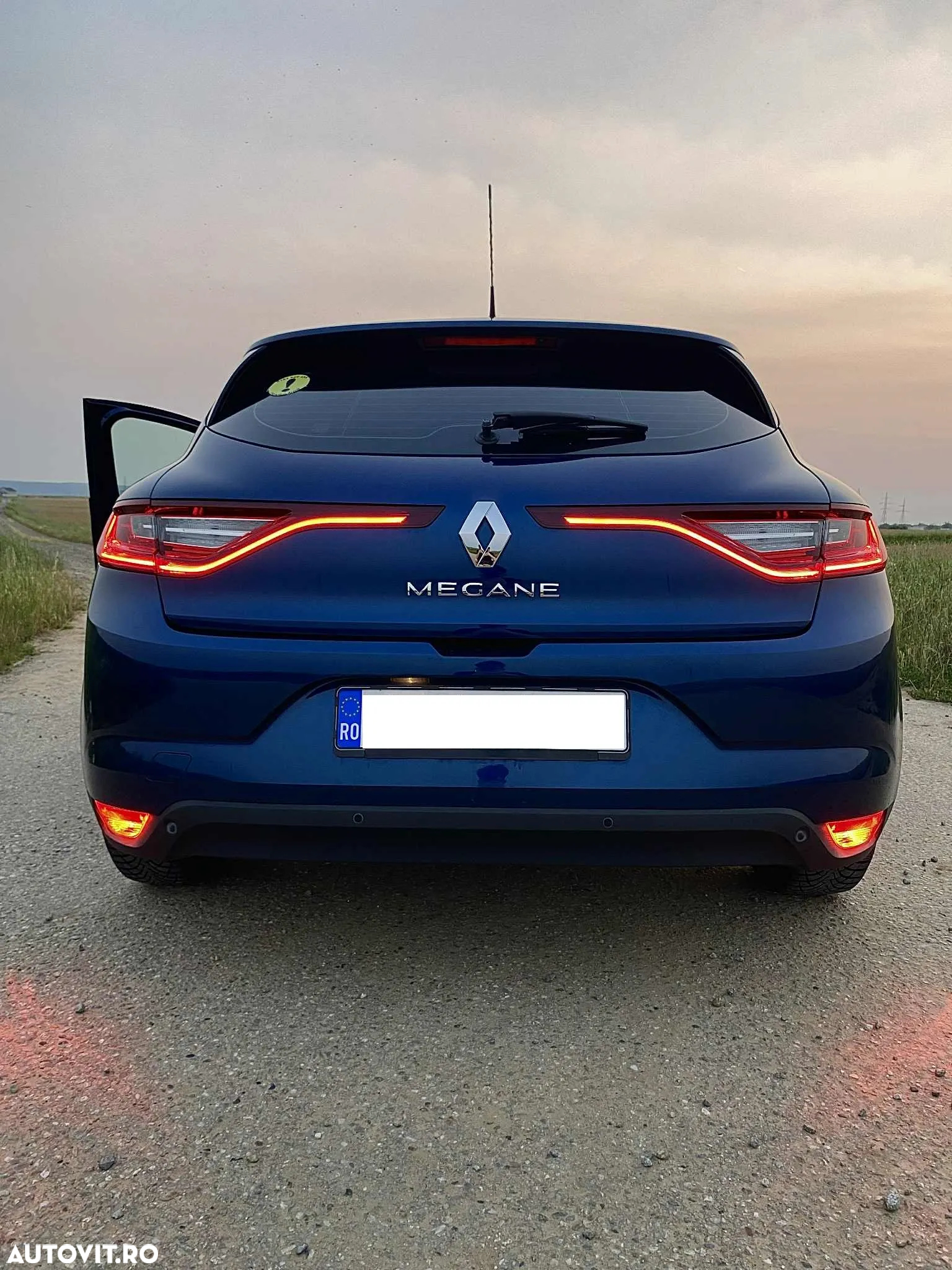 Renault Megane ENERGY dCi 110 EDC INTENS - 12