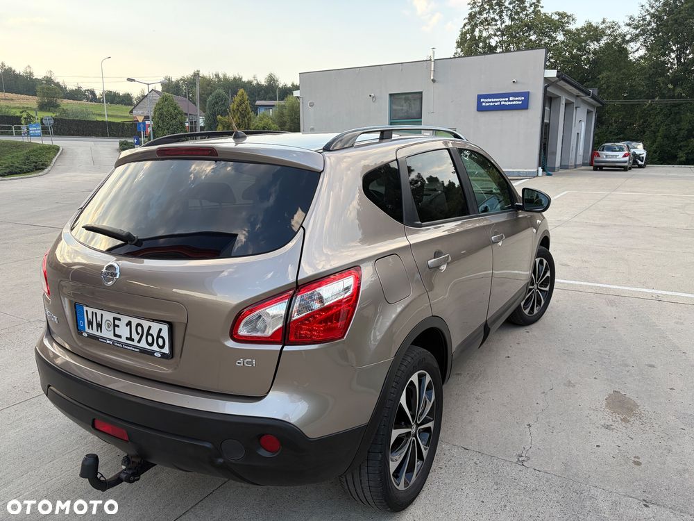 Nissan Qashqai 2.0 dCi 4 x 4 DPF 360 - 2