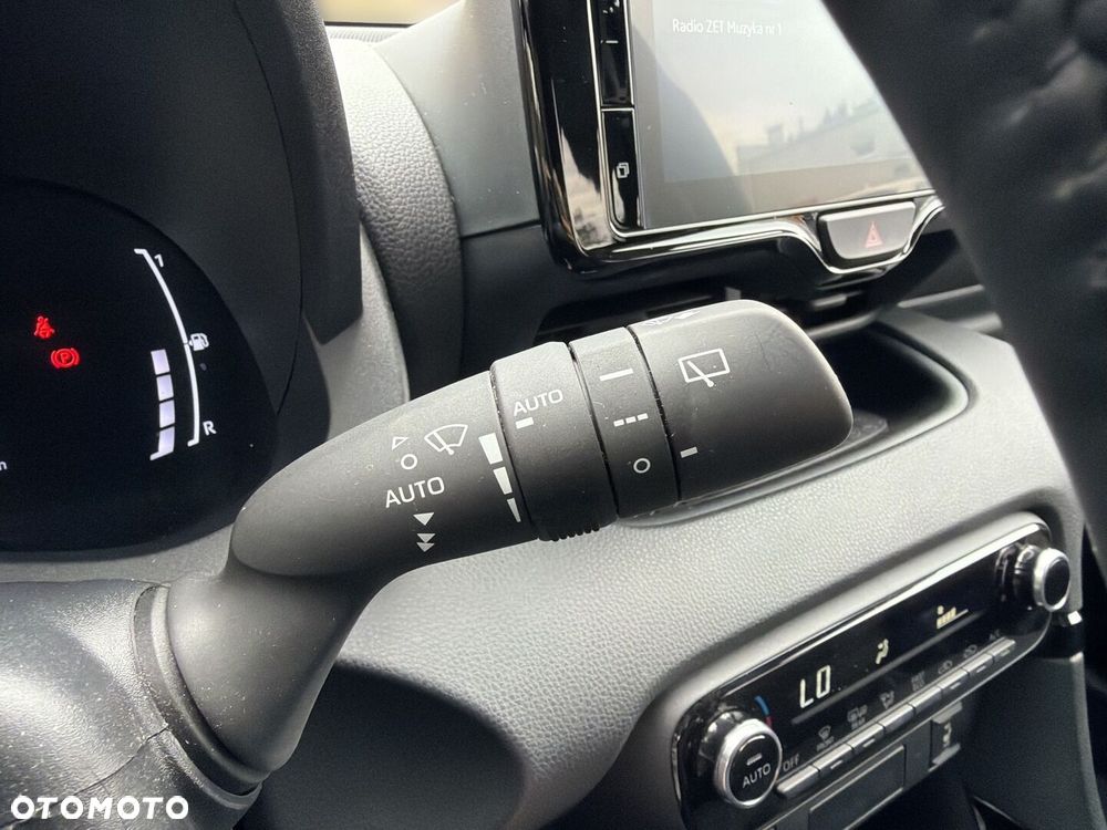 Toyota Yaris Hybrid 1.5 Style - 12