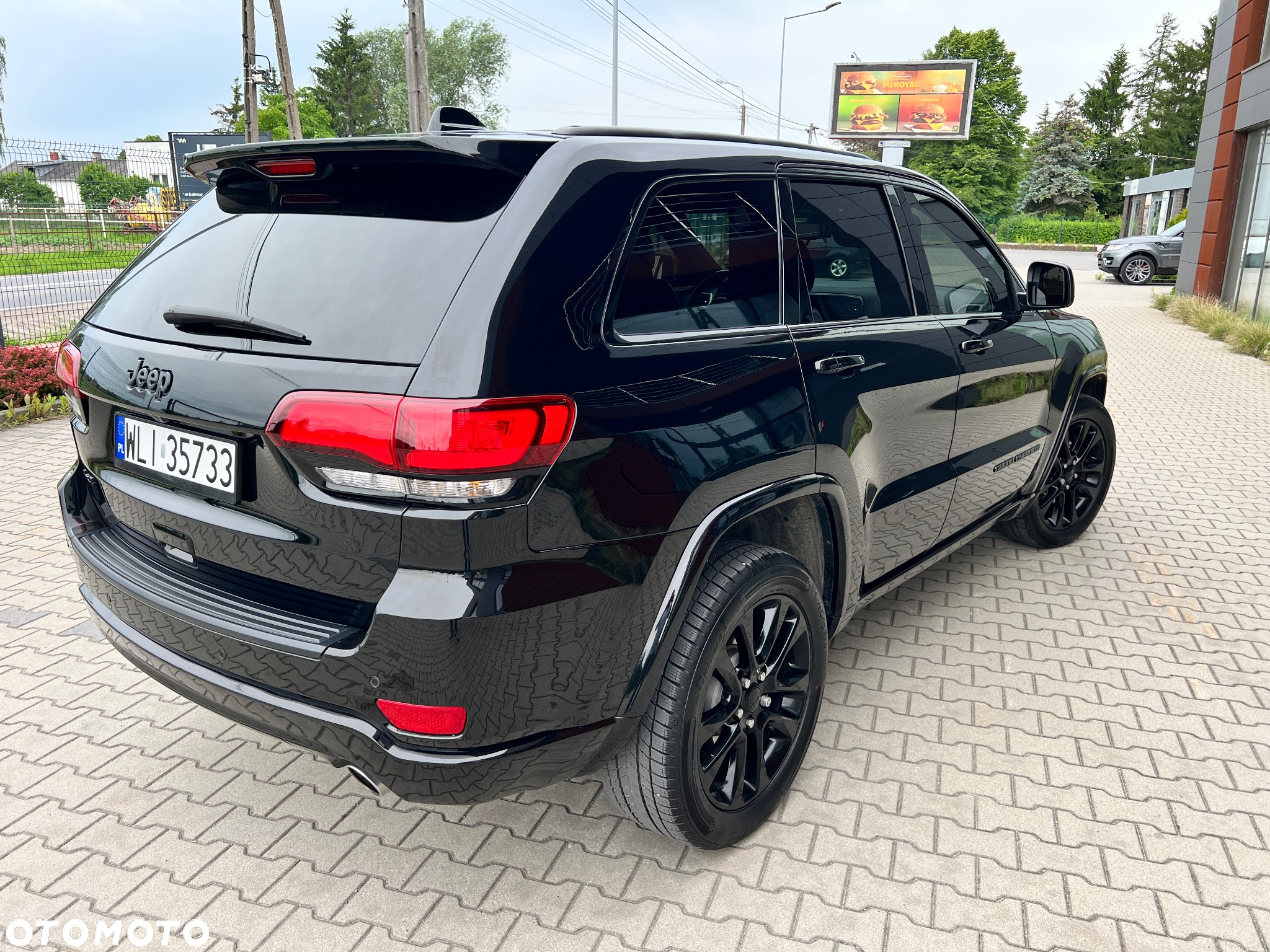Jeep Grand Cherokee - 28