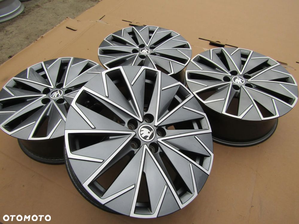 4x Felgi 17 Skoda Kamiq Scala Fabia Seat Ibiza IV VW Polo IV V IV Seat Arona T-Cross Taigo 6,5 j 5x100 ET 40 - 18