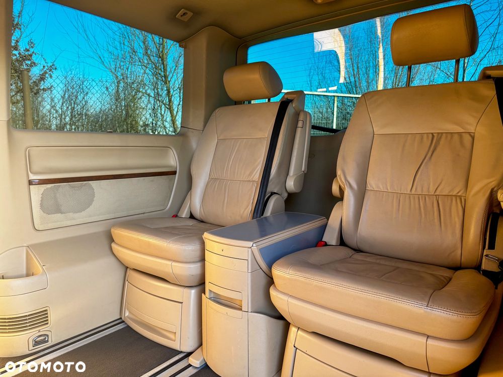 Volkswagen Multivan - 7
