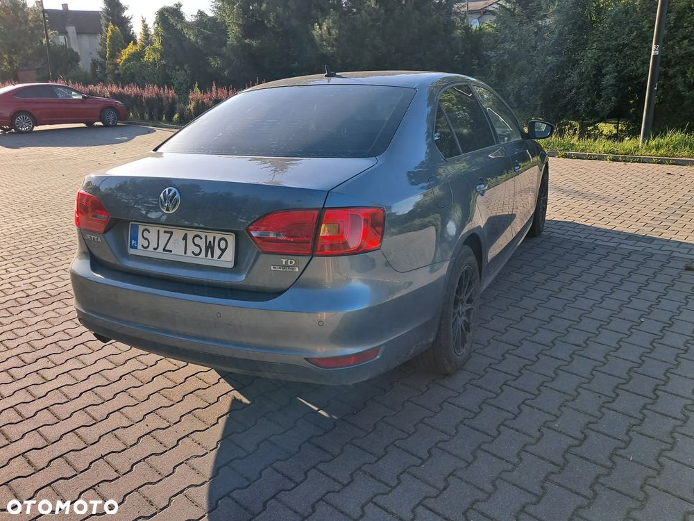 Volkswagen Jetta 1.6 TDI BMT Comfortline DSG - 2