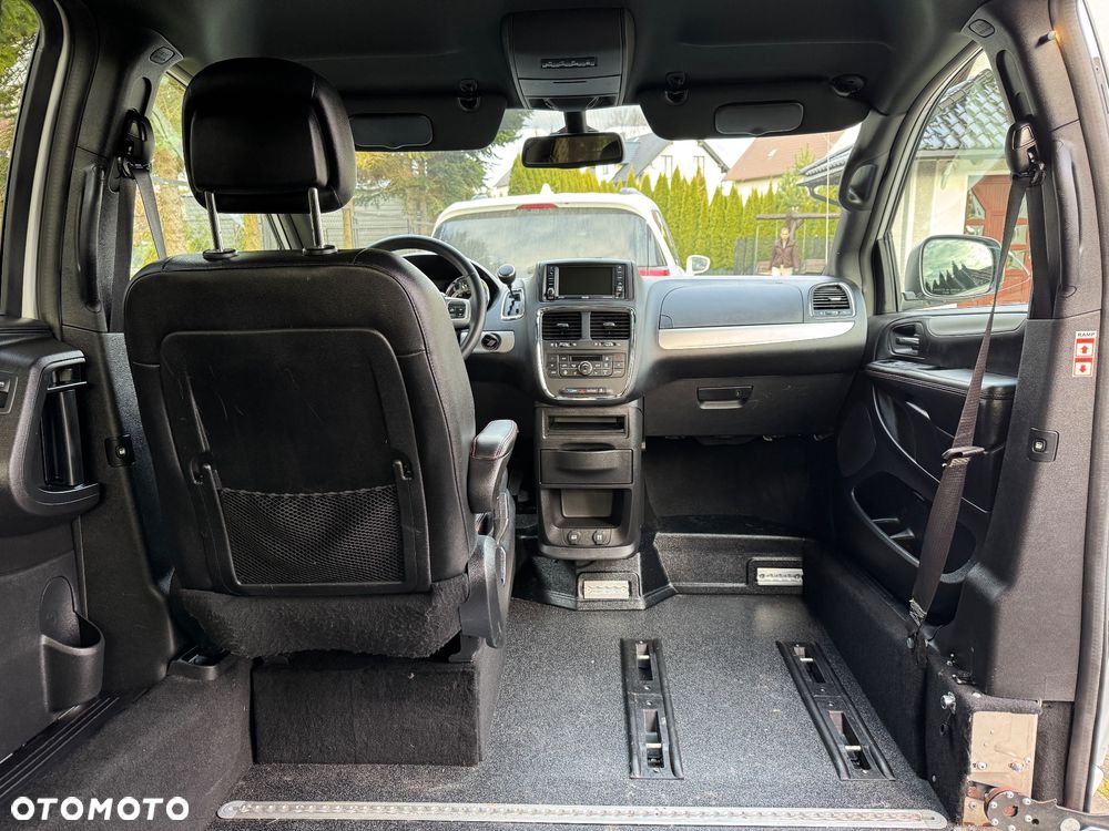 Dodge Grand Caravan 3.6 R/T - 38