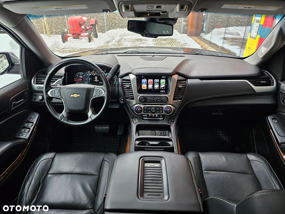 Chevrolet Suburban - 19