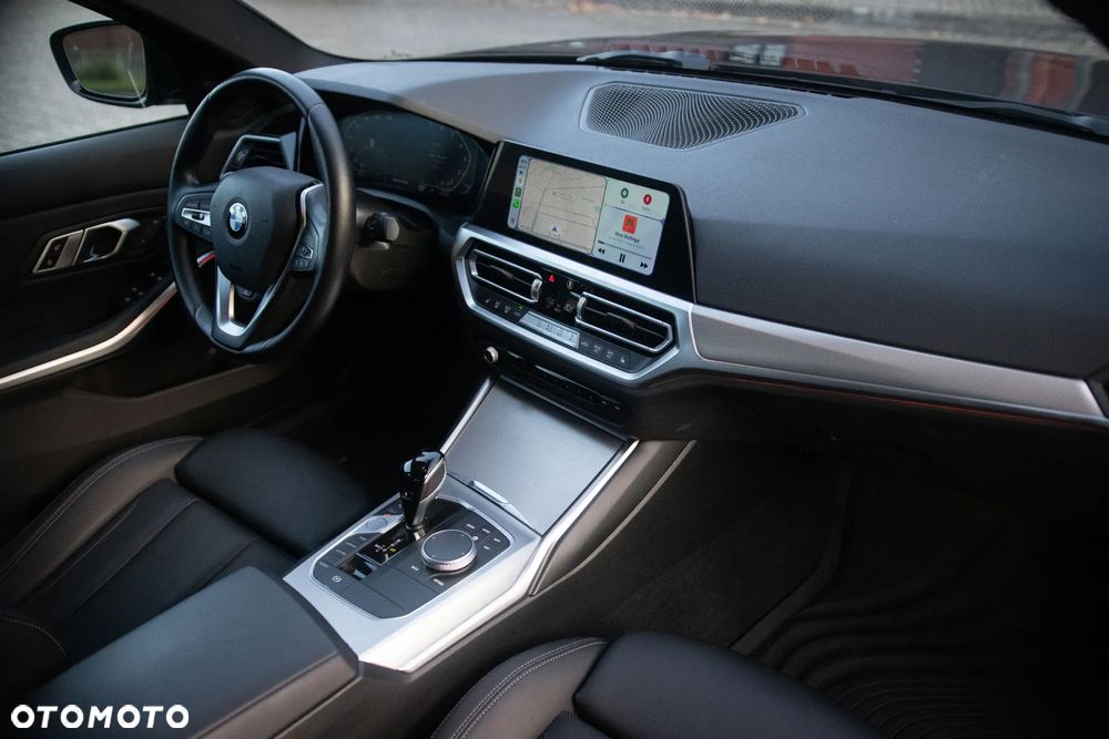 BMW Seria 3 330i xDrive Sport Line - 12