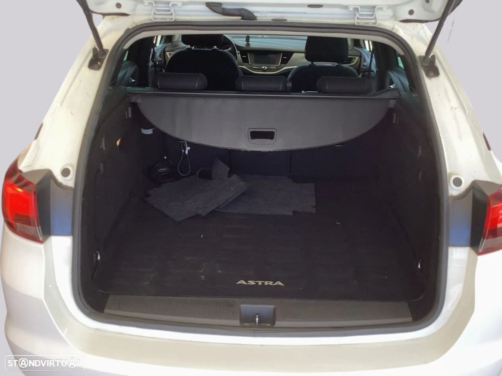Opel Astra Sports Tourer - 13